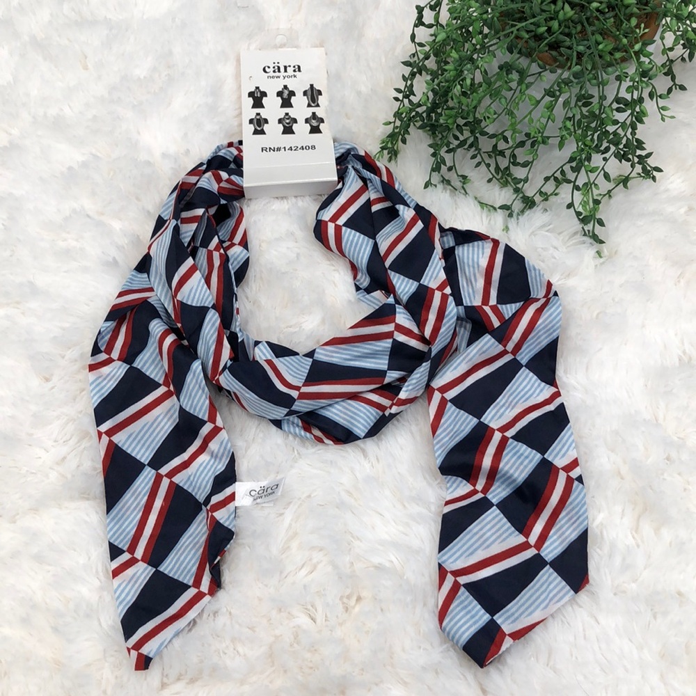 Cara scarf